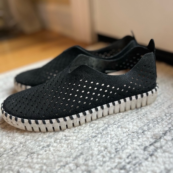 Isle Jacobsen Tulip Black Slip On Women’s Loafer Shoes - Picture 7 of 11